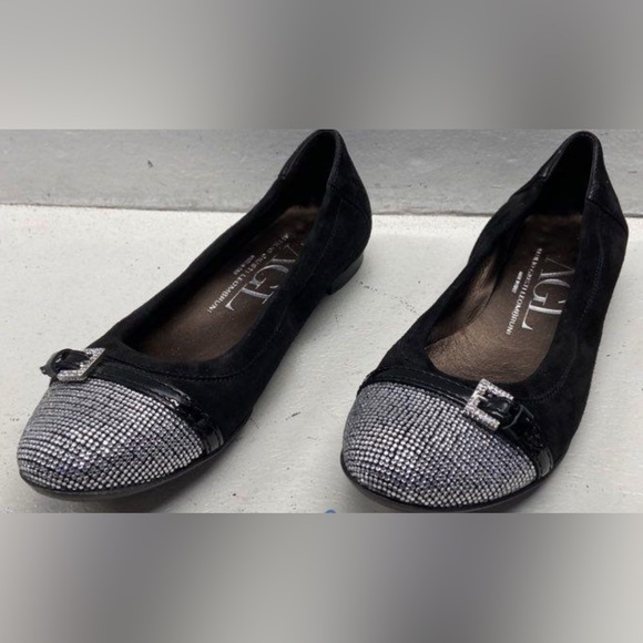 🛑 1 hour sale. AGL, size 9.5, Black Flats with Silver Sparkle Accents - Picture 6 of 10